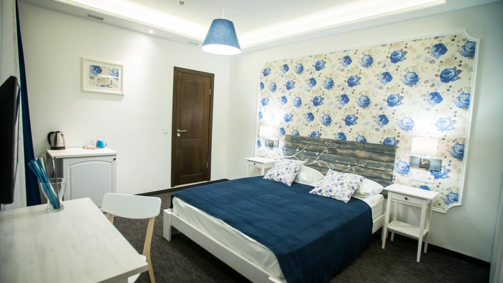 Central Hotel Lviv Bagian luar foto