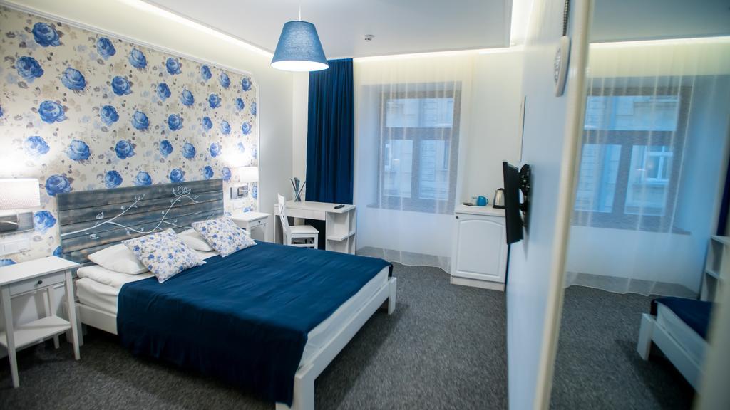 Central Hotel Lviv Bagian luar foto