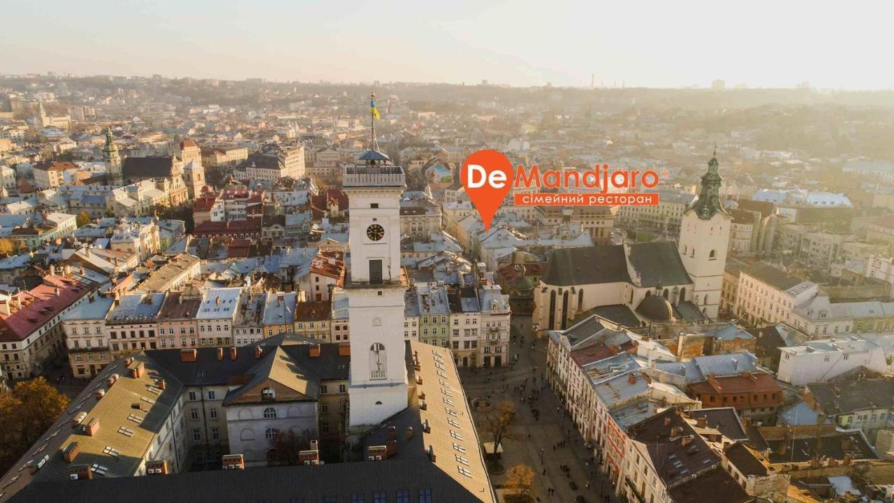 Central Hotel Lviv Bagian luar foto
