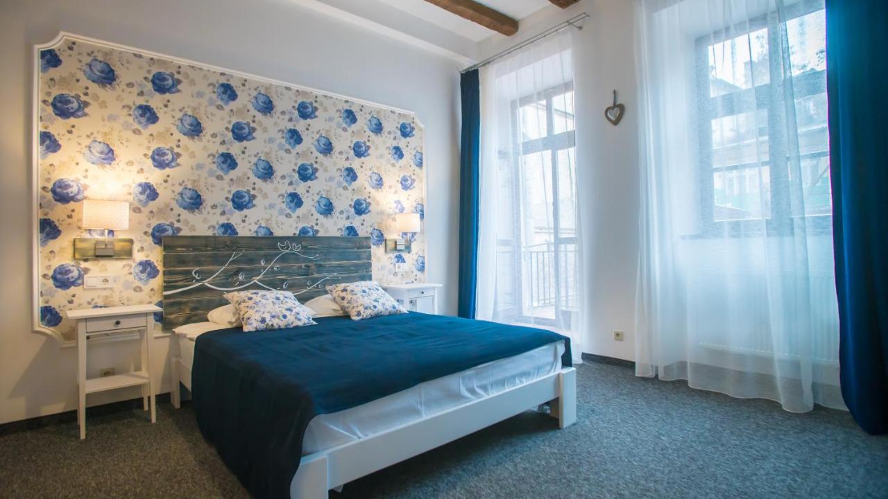 Central Hotel Lviv Bagian luar foto