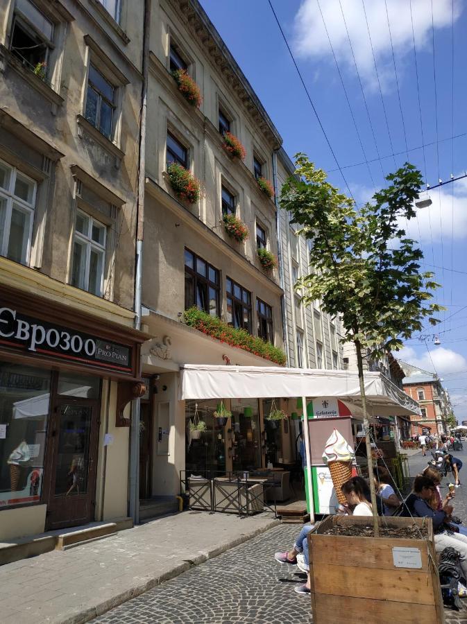 Central Hotel Lviv Bagian luar foto